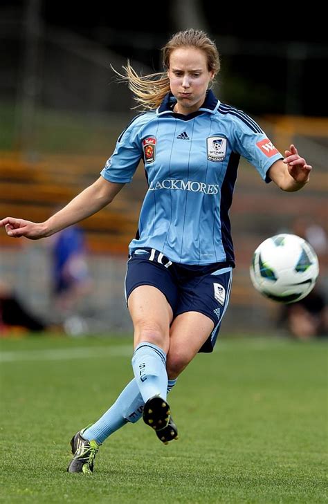 is ellyse perry football player